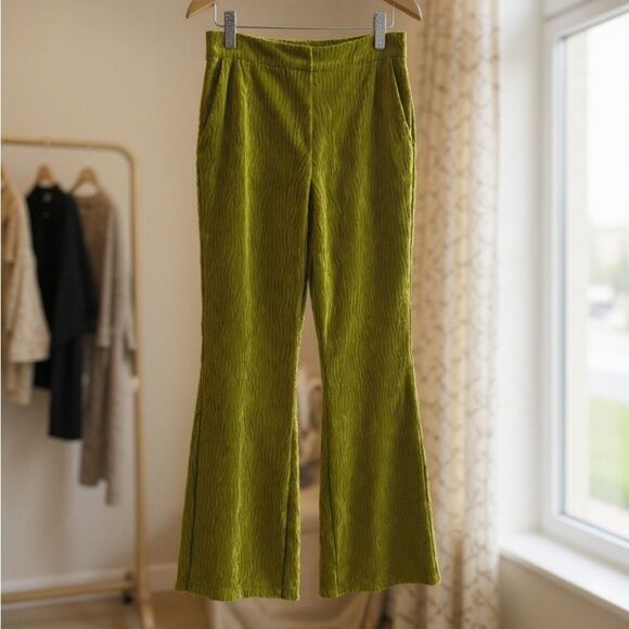 ASTR The Label Maxi Palazzo Flare Leg Chartreuse Pants. Size Small - Picture 1 of 7